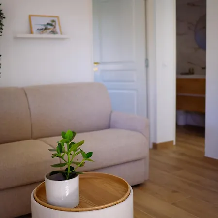 Maisonnette Vue Au Pradet *